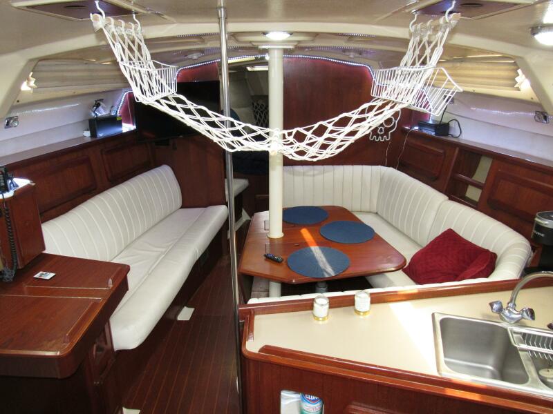 1990 Hunter 40