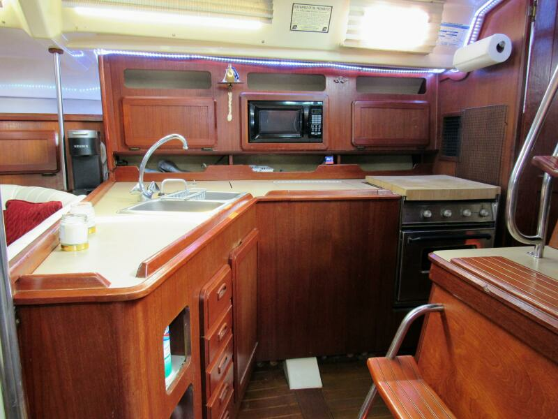 Mei Li 40ft Hunter Yacht For Sale