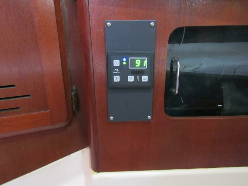 Mei Li 40ft Hunter Yacht For Sale