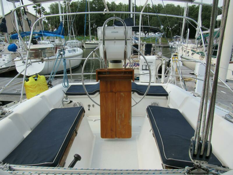 Mei Li 40ft Hunter Yacht For Sale
