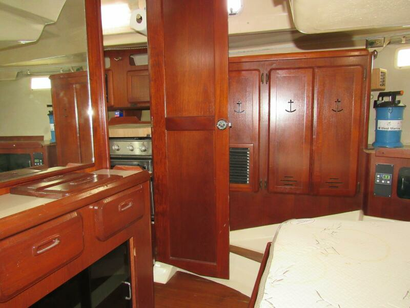 Mei Li 40ft Hunter Yacht For Sale