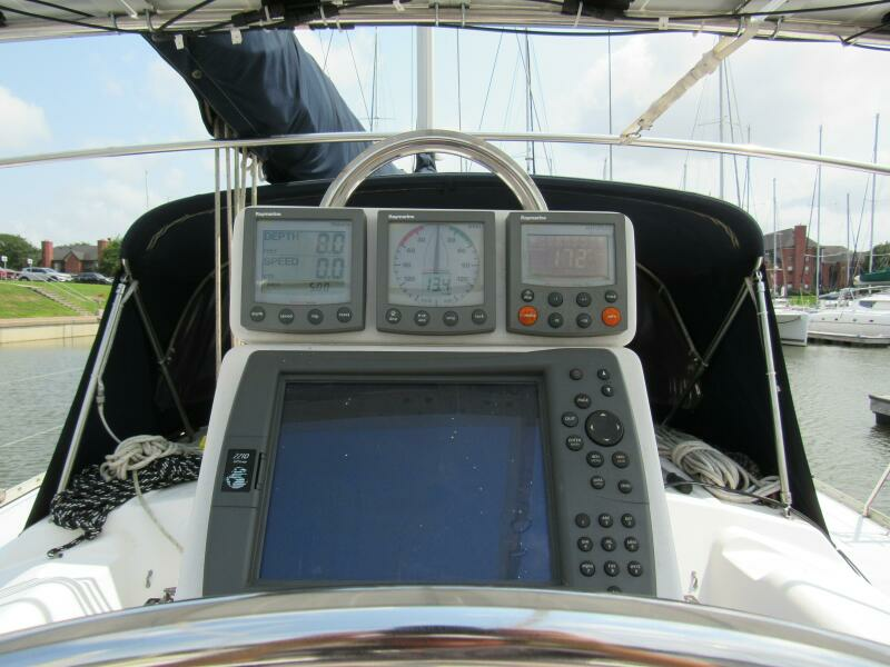 Mei Li 40ft Hunter Yacht For Sale