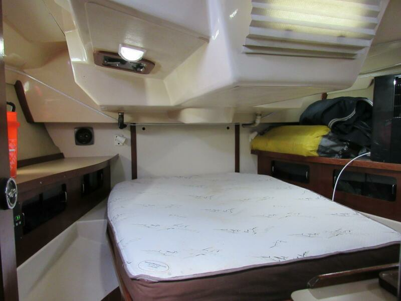 Mei Li 40ft Hunter Yacht For Sale