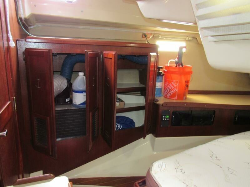 Mei Li 40ft Hunter Yacht For Sale