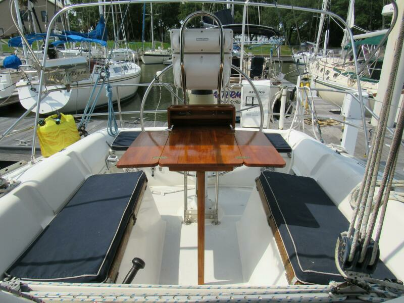 Mei Li 40ft Hunter Yacht For Sale
