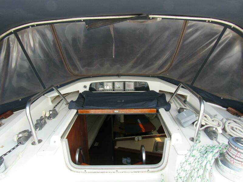 Mei Li 40ft Hunter Yacht For Sale