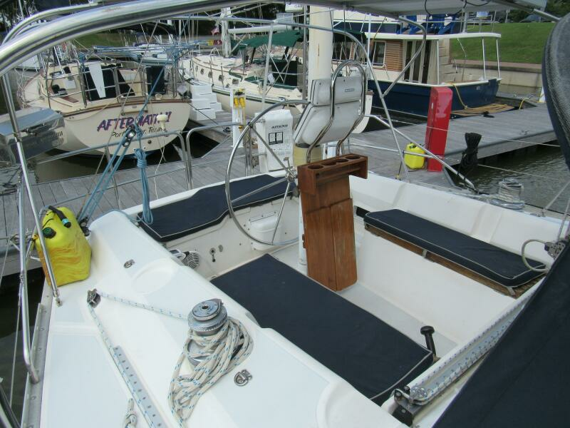 Mei Li 40ft Hunter Yacht For Sale
