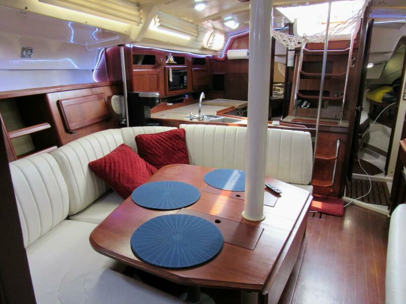 Mei Li 40ft Hunter Yacht For Sale