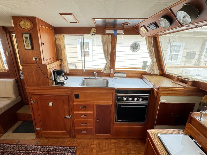 1989 Grand Banks Classic