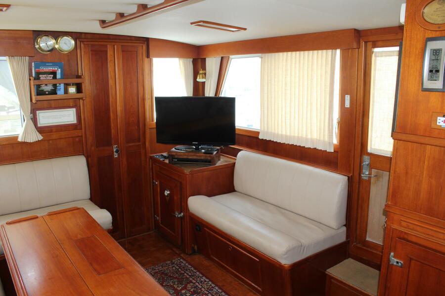 1989 Grand Banks Classic