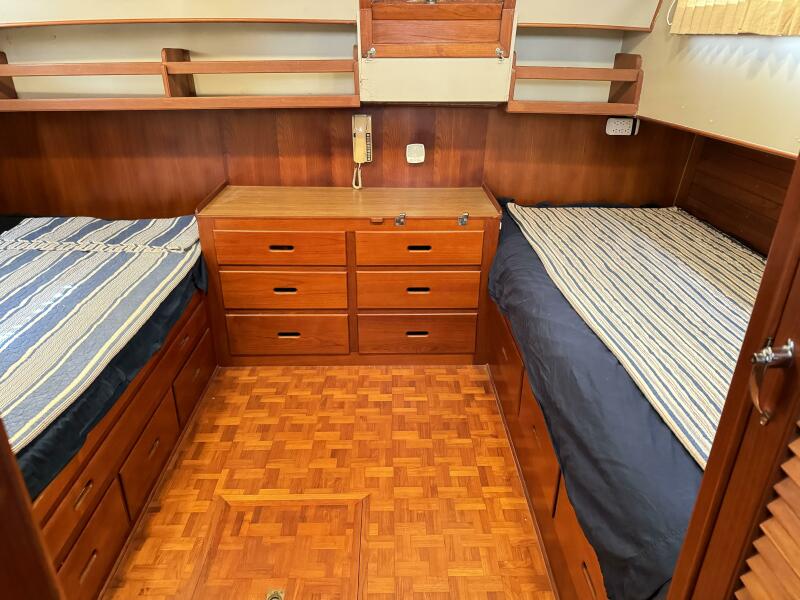 1989 Grand Banks Classic