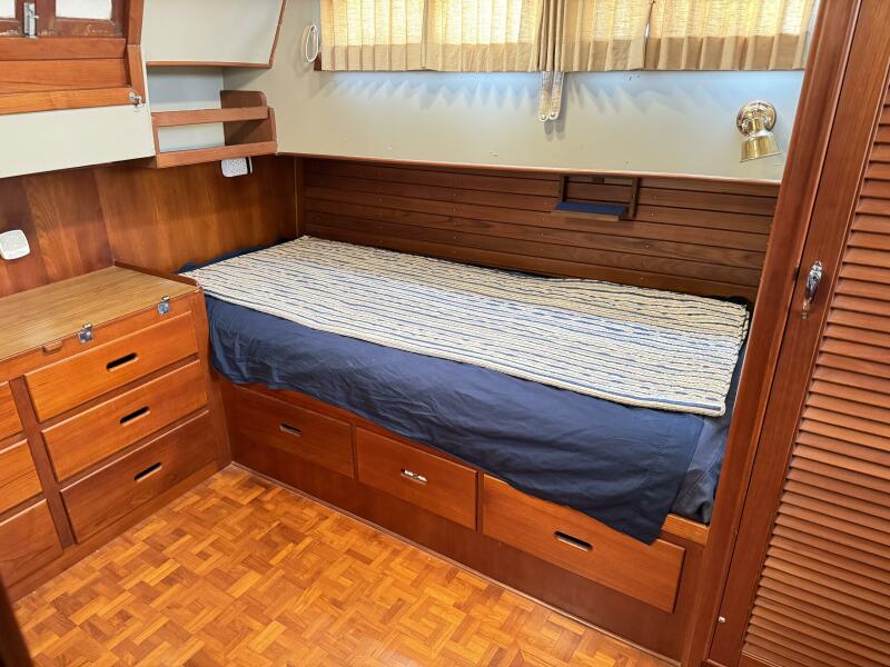 1989 Grand Banks Classic