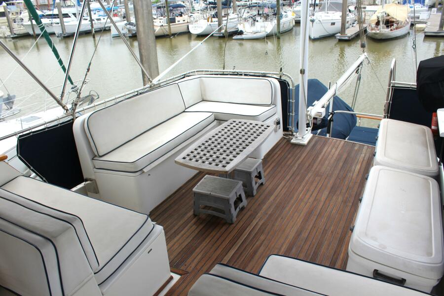 1989 Grand Banks Classic