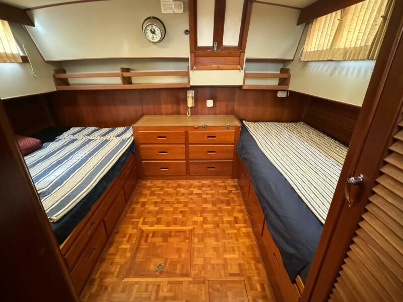 1989 Grand Banks Classic