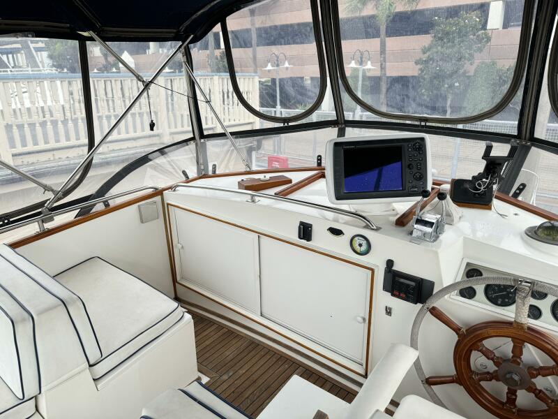 1989 Grand Banks Classic