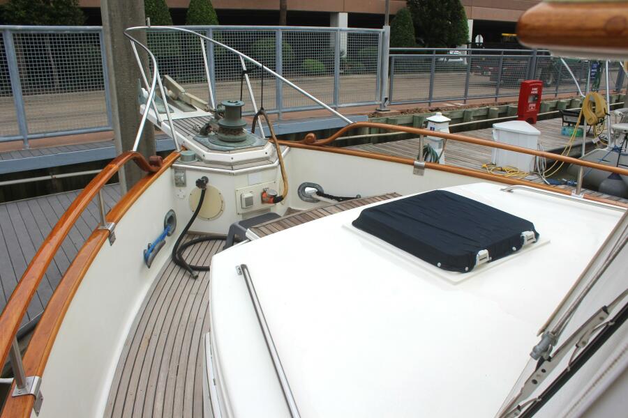1989 Grand Banks Classic
