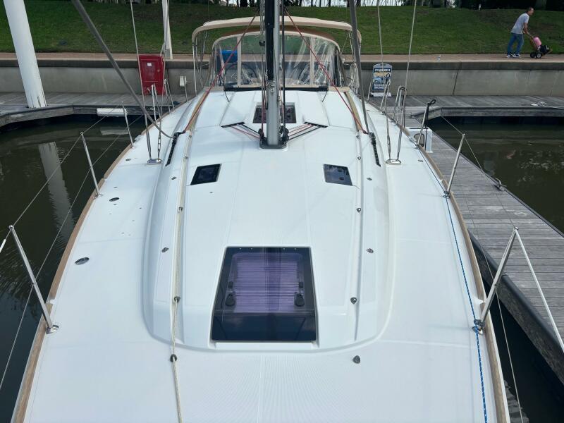 2016 Jeanneau Sun Odyssey 439