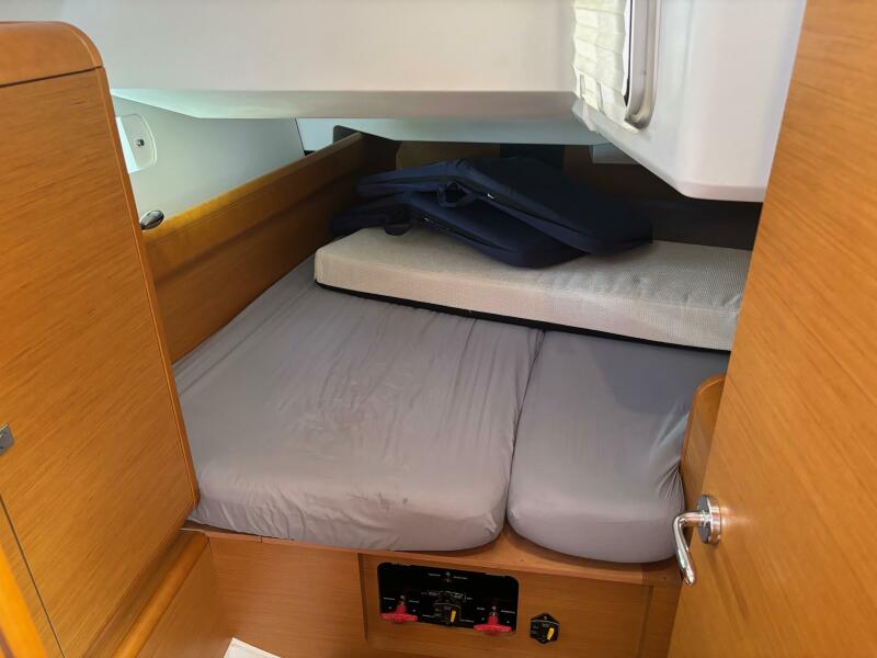 2016 Jeanneau Sun Odyssey 439