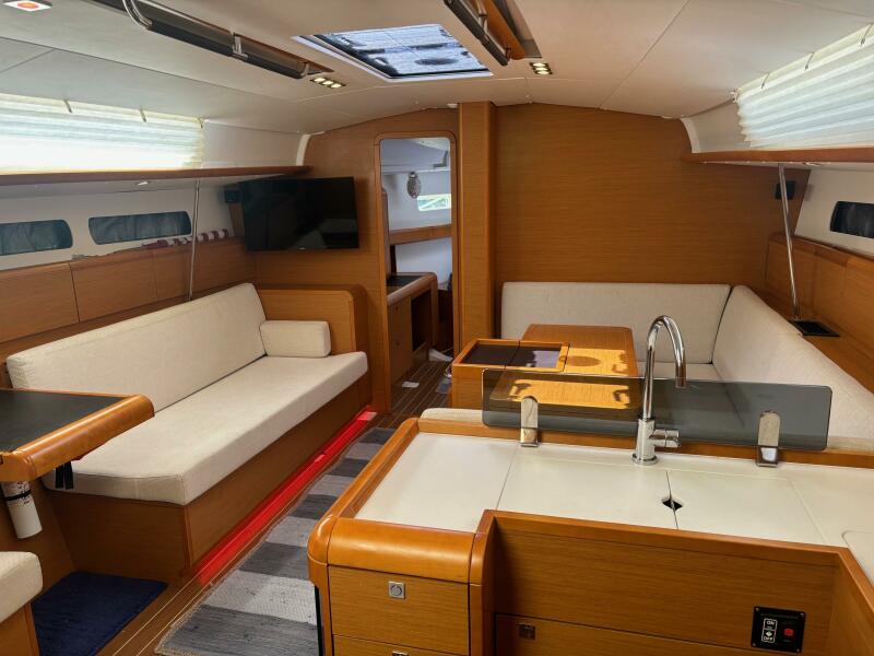 2016 Jeanneau Sun Odyssey 439