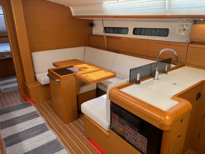 2016 Jeanneau Sun Odyssey 439
