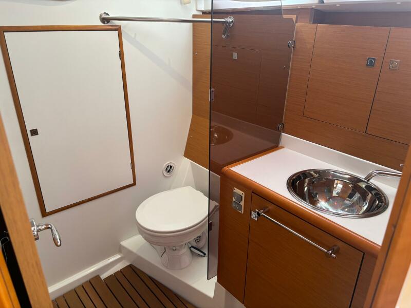 2016 Jeanneau Sun Odyssey 439
