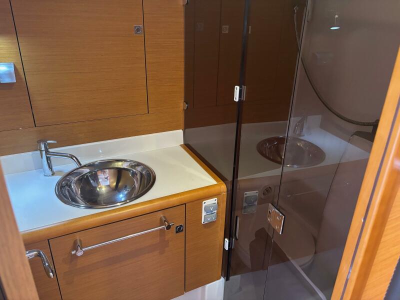 2016 Jeanneau Sun Odyssey 439