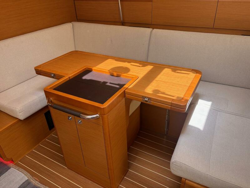 2016 Jeanneau Sun Odyssey 439
