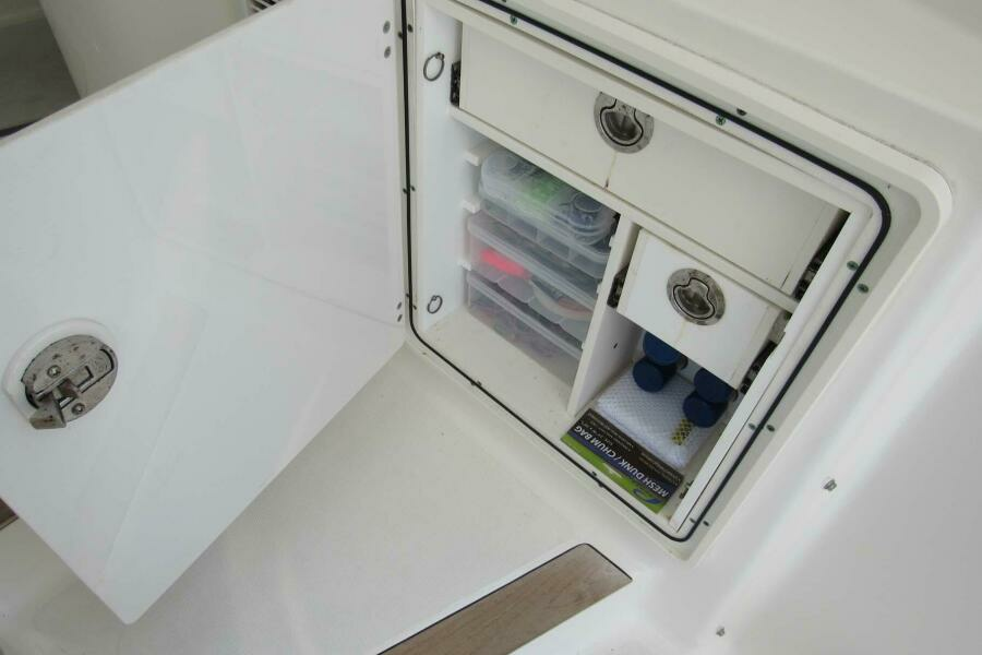 32ft Pursuit Yacht For Sale