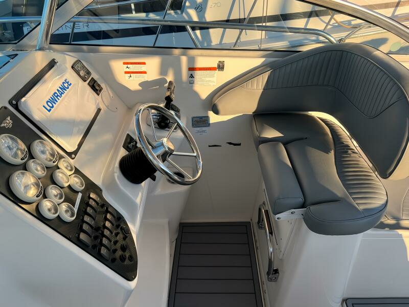 29ft Seaswirl Striper Yacht For Sale