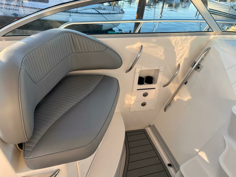 29ft Seaswirl Striper Yacht For Sale