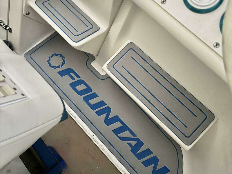 38ft Fountain Yacht For Sale