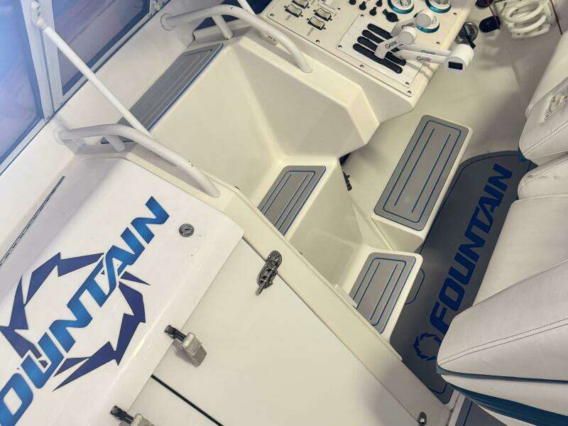 38ft Fountain Yacht For Sale