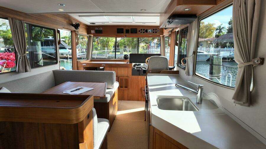 1 5M  1 8M Targa 41 41ft Targa Yacht For Sale