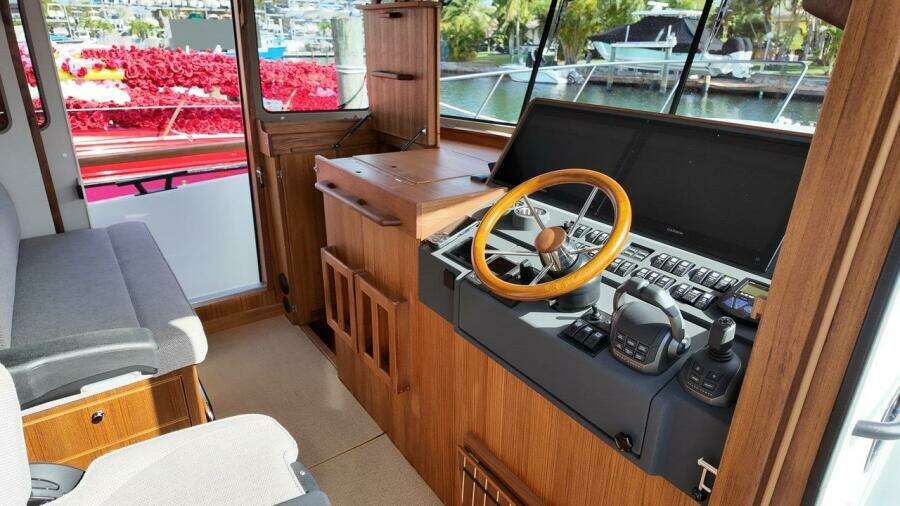 1 5M  1 8M Targa 41 41ft Targa Yacht For Sale