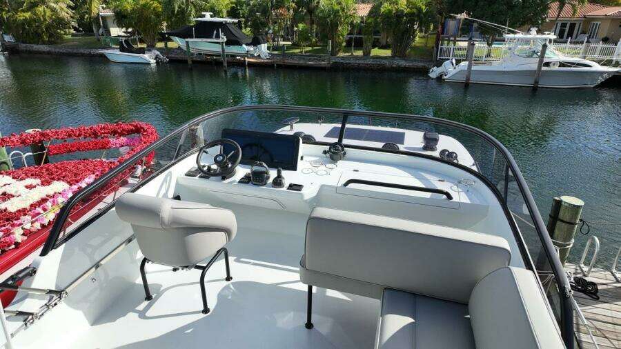 1 5M  1 8M Targa 41 41ft Targa Yacht For Sale