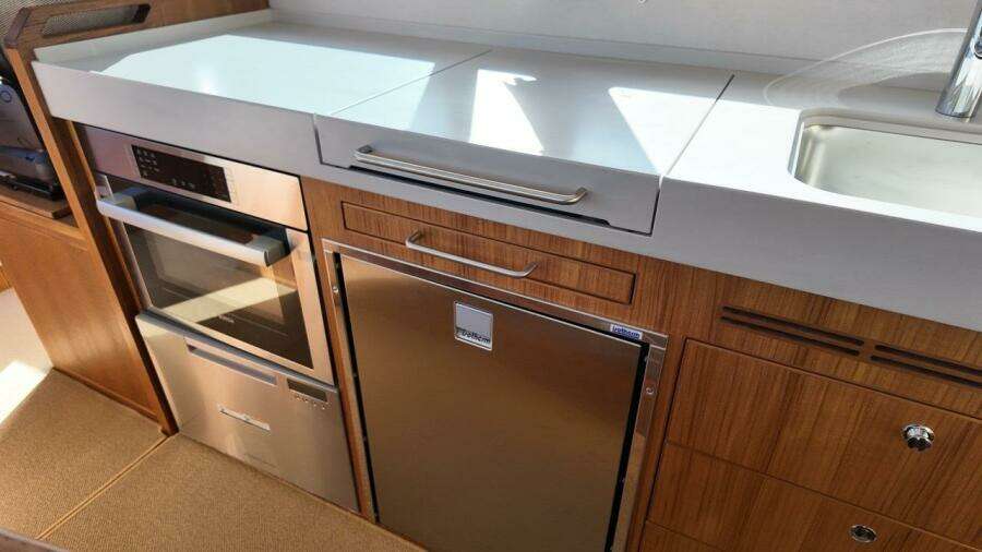 1 5M  1 8M Targa 41 41ft Targa Yacht For Sale