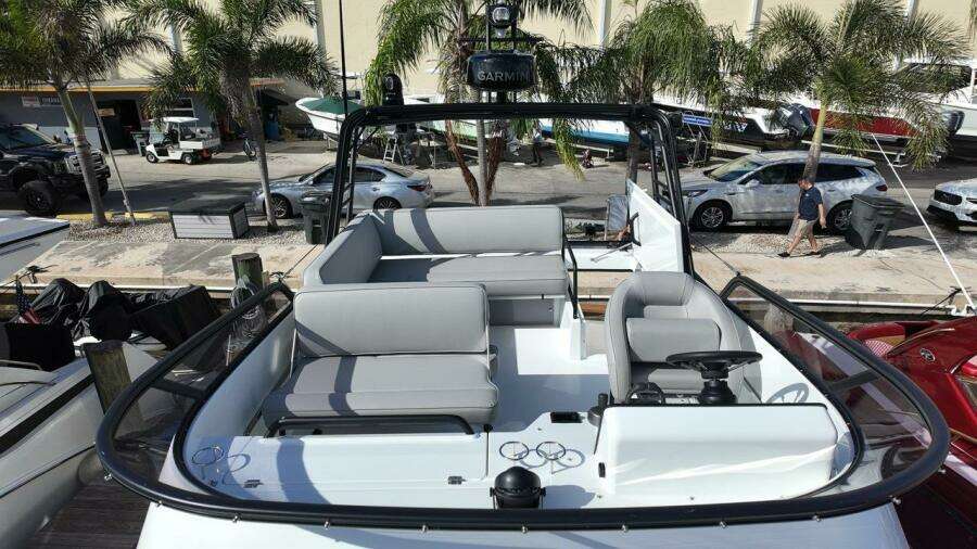 1 5M  1 8M Targa 41 41ft Targa Yacht For Sale