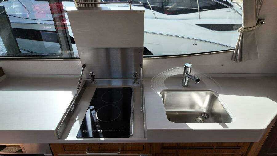 1 5M  1 8M Targa 41 41ft Targa Yacht For Sale