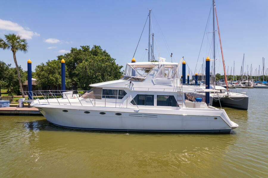 1999 Navigator 53 Motor Yacht Here and Now