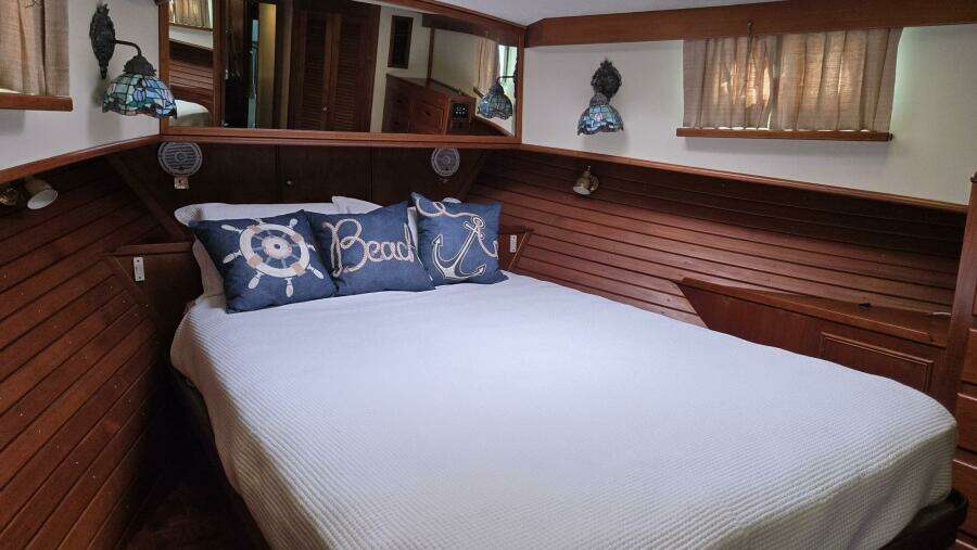 Safari 46ft Grand Banks Yacht For Sale