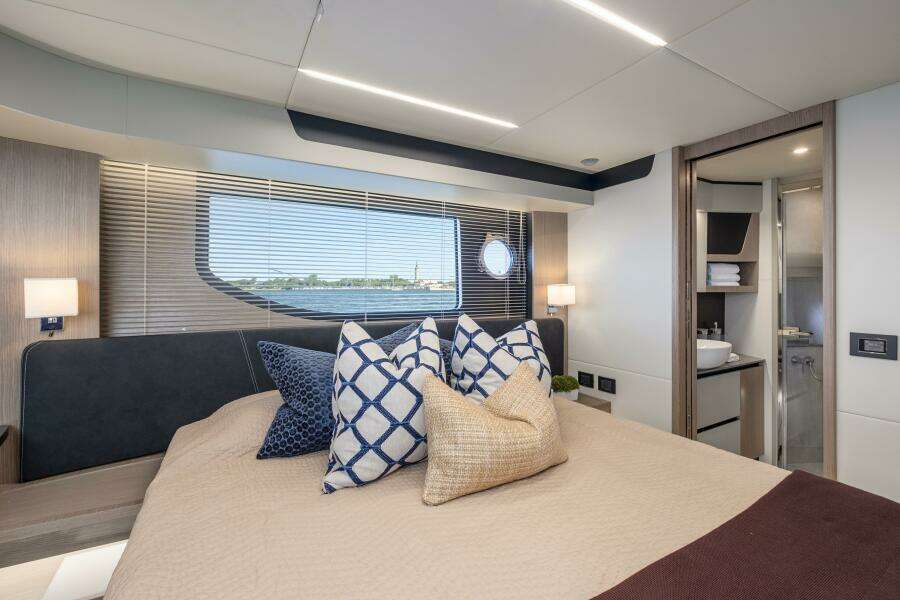 48ft Absolute Yacht For Sale