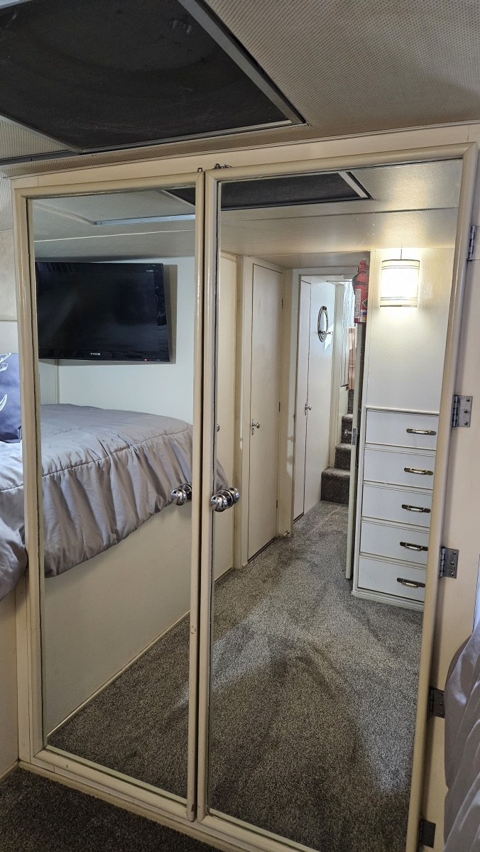 1971 Chris-Craft 47 Commander