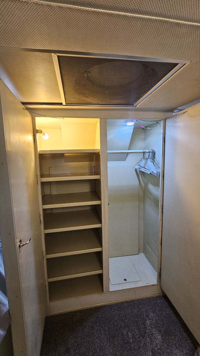 1971 Chris-Craft 47 Commander