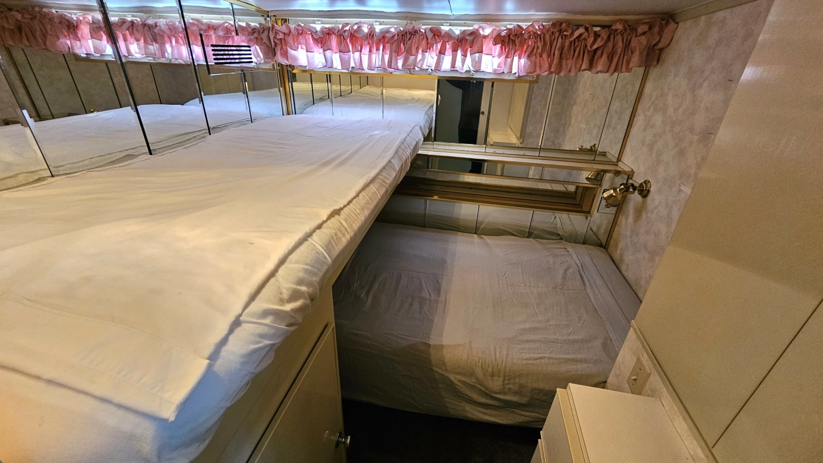 1971 Chris-Craft 47 Commander