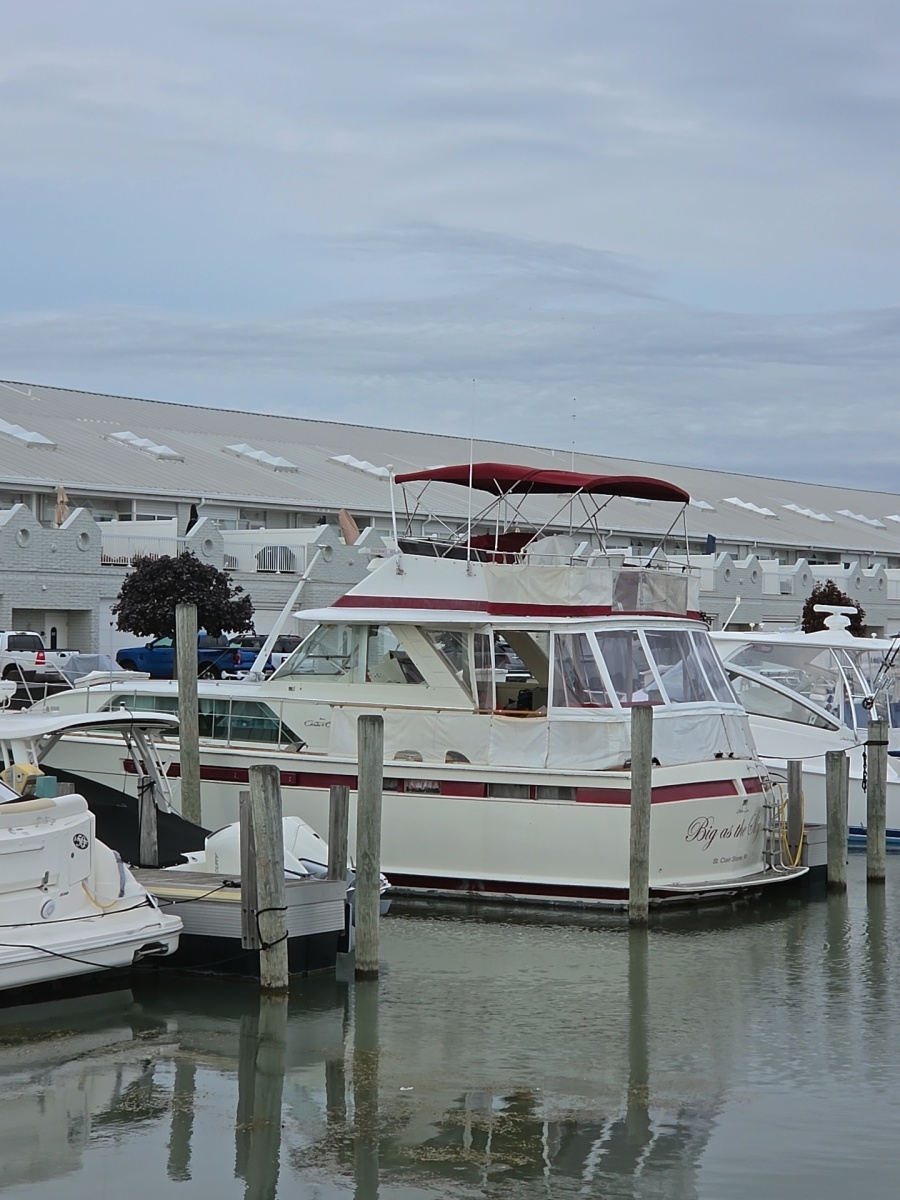 1971 Chris-Craft 47 Commander