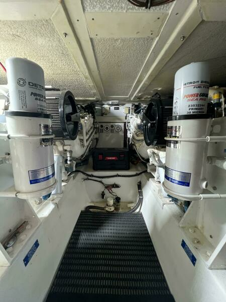 43ft Hatteras Yacht For Sale