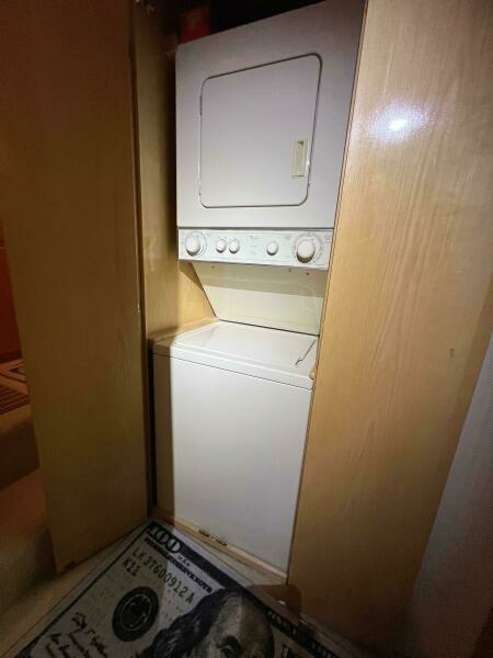 43ft Hatteras Yacht For Sale