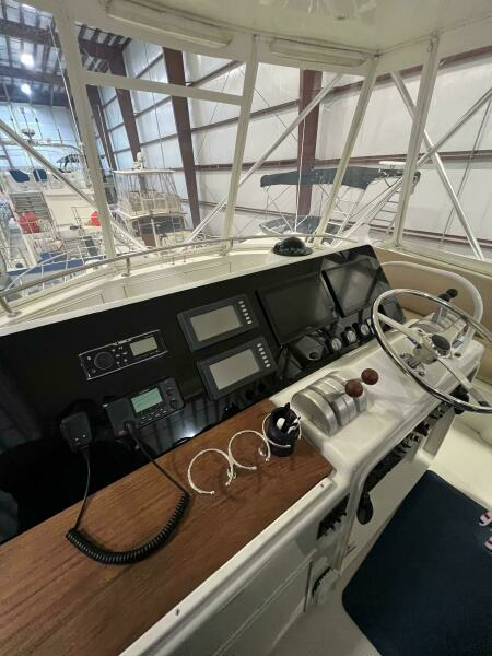 43ft Hatteras Yacht For Sale