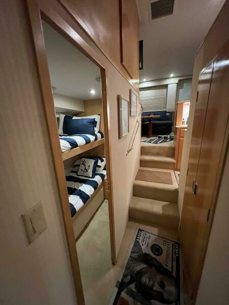 43ft Hatteras Yacht For Sale