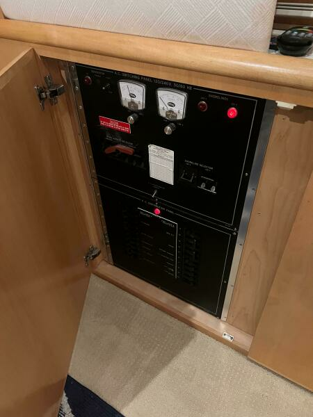 43ft Hatteras Yacht For Sale